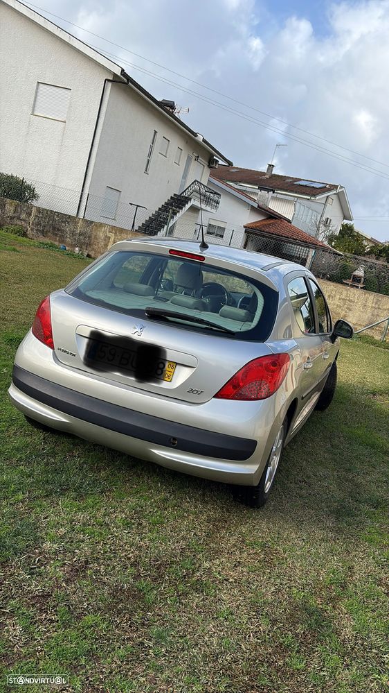 Peugeot 207 1.4 16V Trendy - 3