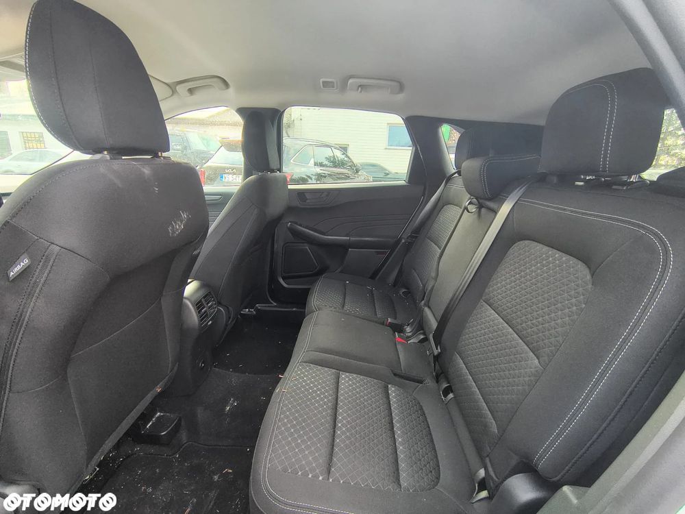 Ford Kuga - 12