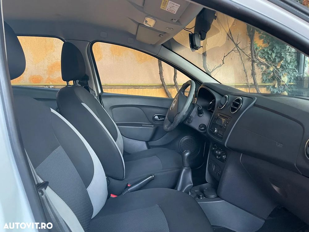 Dacia Sandero - 4