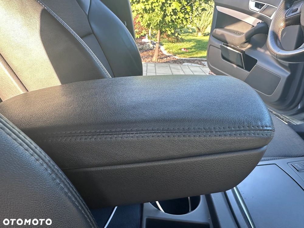Audi A6 Avant 4.2 quattro tiptronic - 25