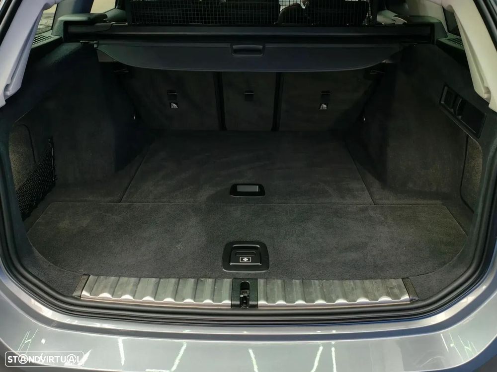 BMW 318 d Auto - 30
