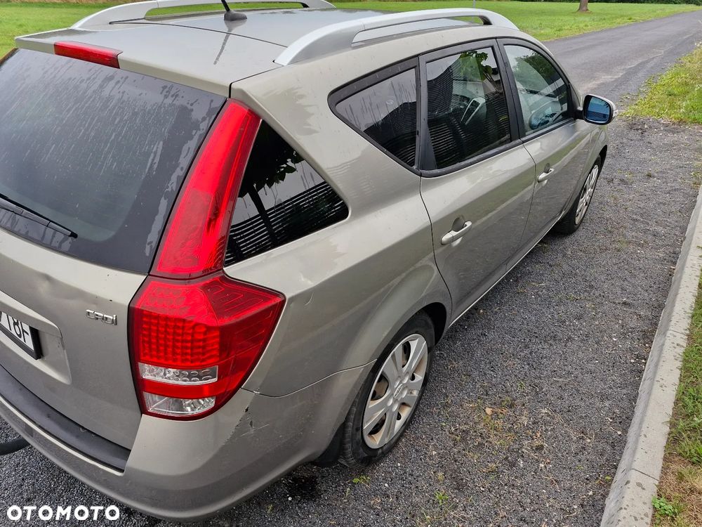 Kia Ceed - 4