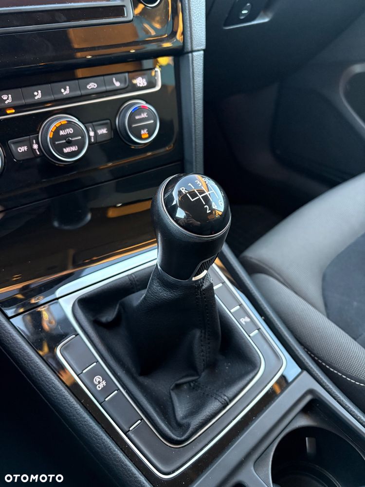 Volkswagen Golf 2.0 TDI BMT Highline - 32