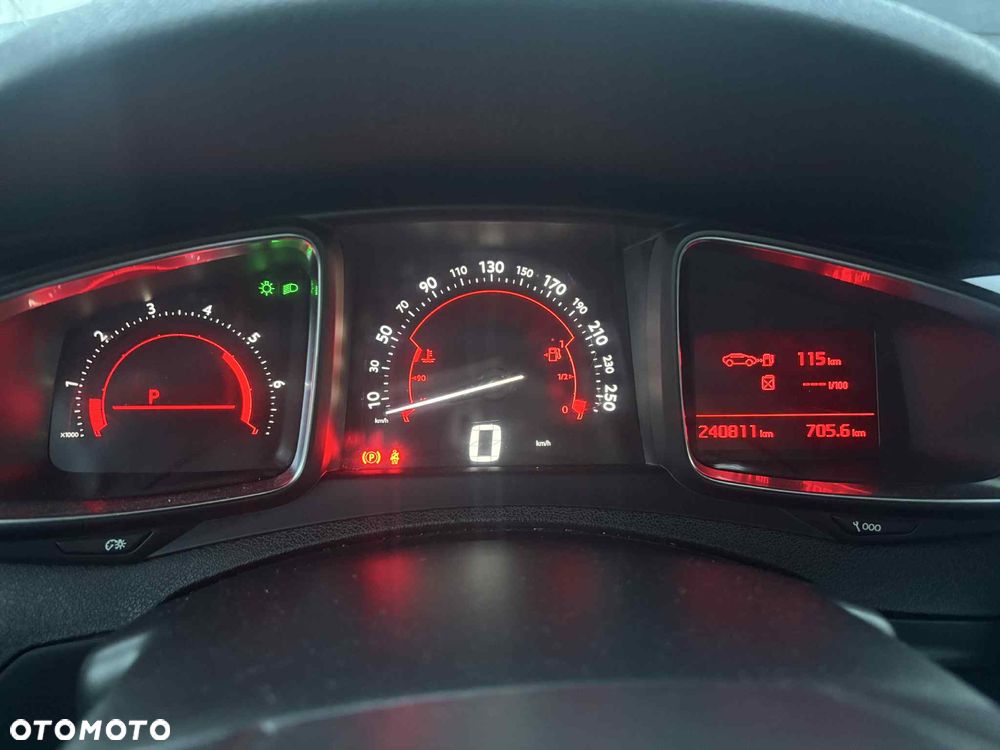 Citroën DS5 HDi 165 SportChic - 11