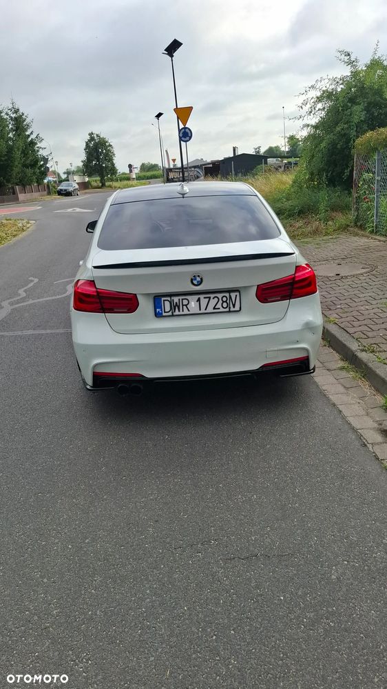 BMW Seria 3 318d - 4