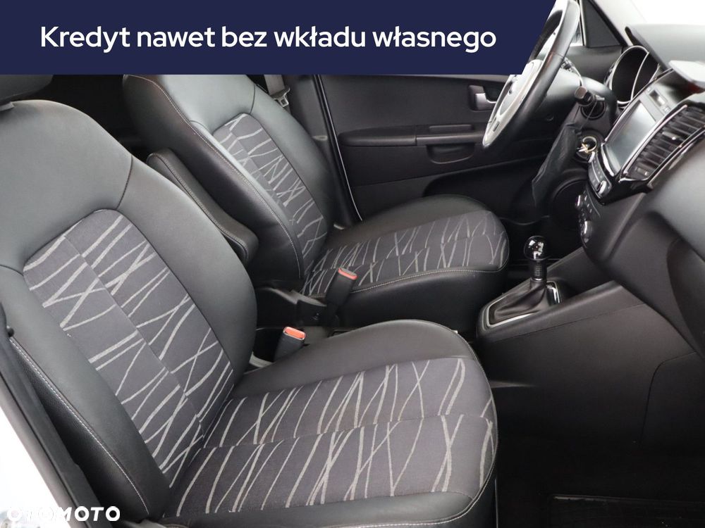 Kia Venga - 11