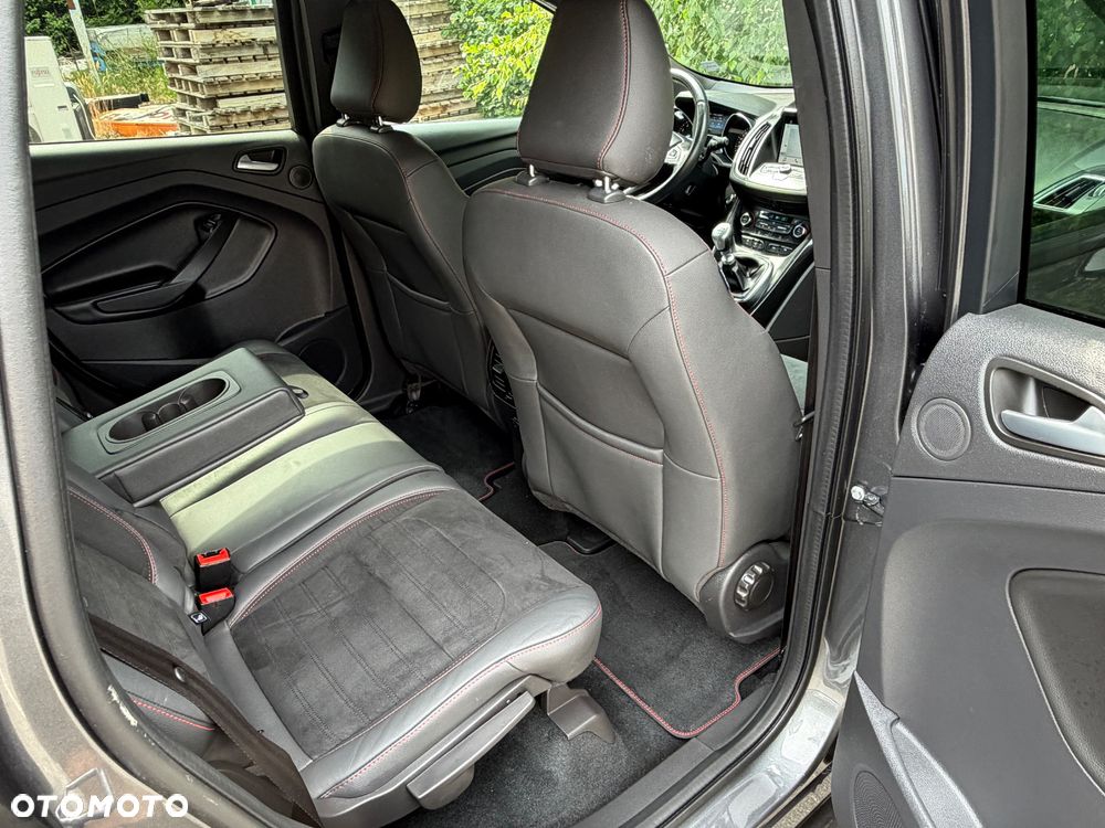 Ford Kuga 1.5 EcoBoost 2x4 ST-Line - 13
