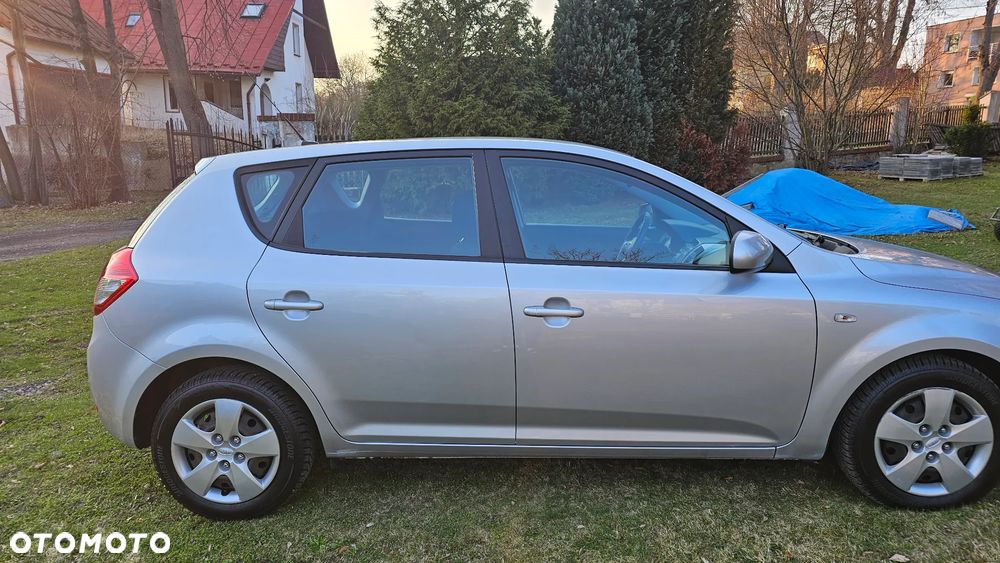 Kia Ceed 1.4 CVVT ISG Attract - 4