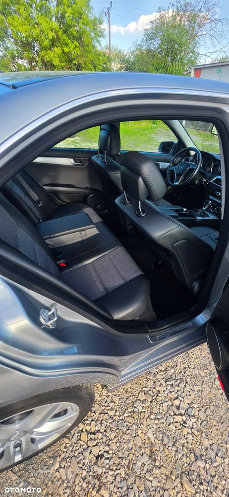 Mercedes-Benz Klasa C 220 CDI DPF Automatik BlueEFFICIENCY Avantgarde - 17