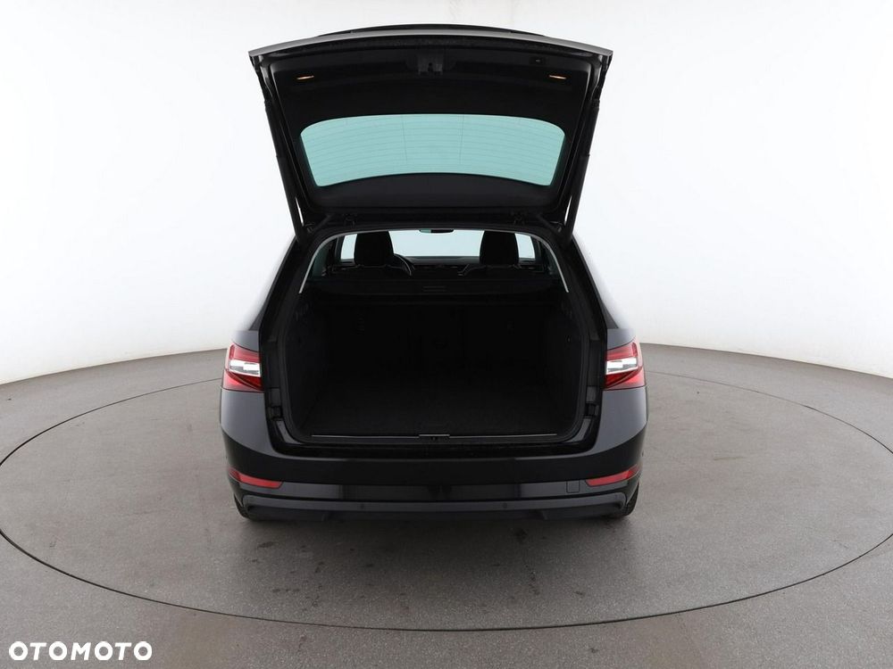 Skoda Superb 2.0 TDI SCR Style DSG - 20