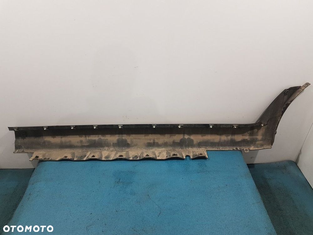 BMW X3 NAKŁADKA NA PRÓG PRAWA PLASTIK - 2
