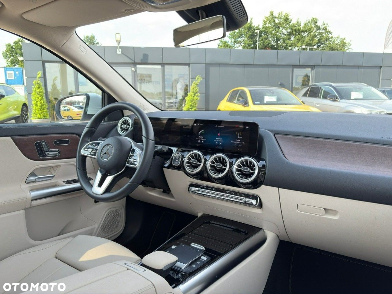 Mercedes-Benz GLA - 14