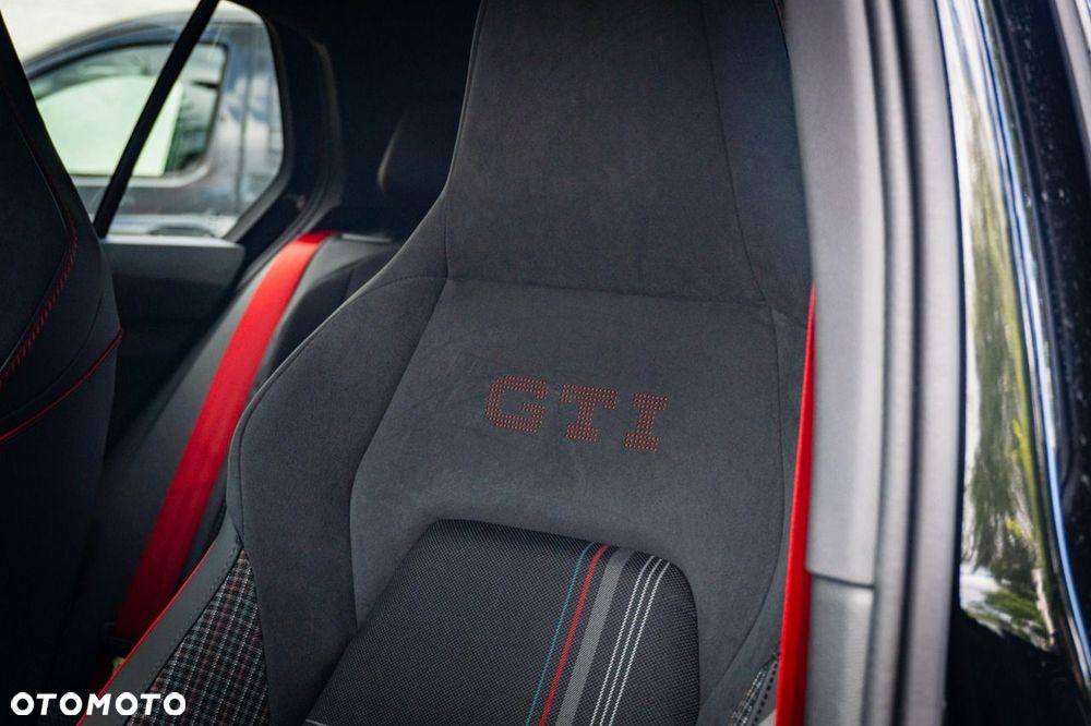 Volkswagen Golf - 29