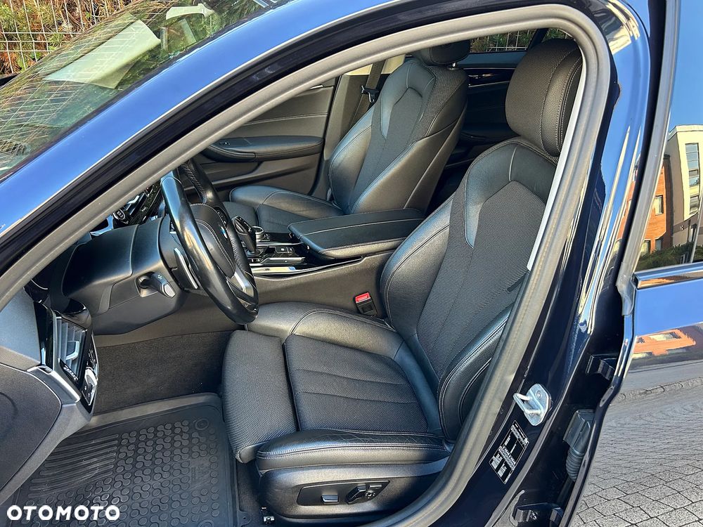 BMW Seria 5 520d Sport Line - 10