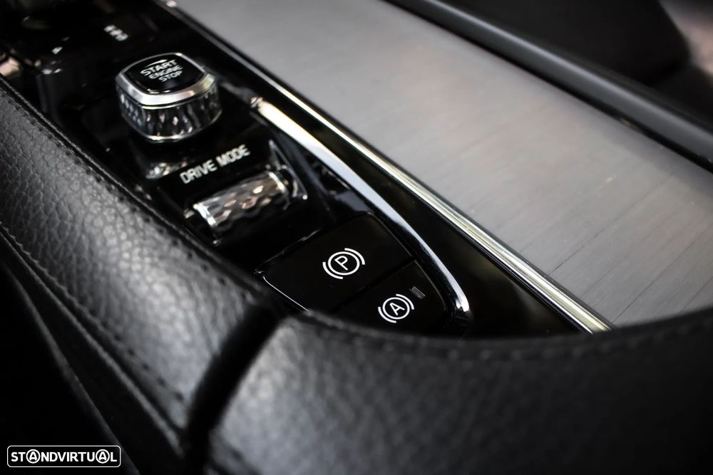 Volvo XC 90 B5 D AWD Geartronic Momentum Pro - 21