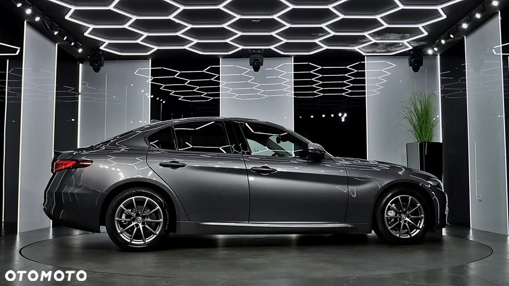 Alfa Romeo Giulia 2.0 Turbo Super - 11