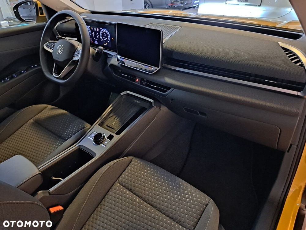 Volkswagen T-Roc - 12