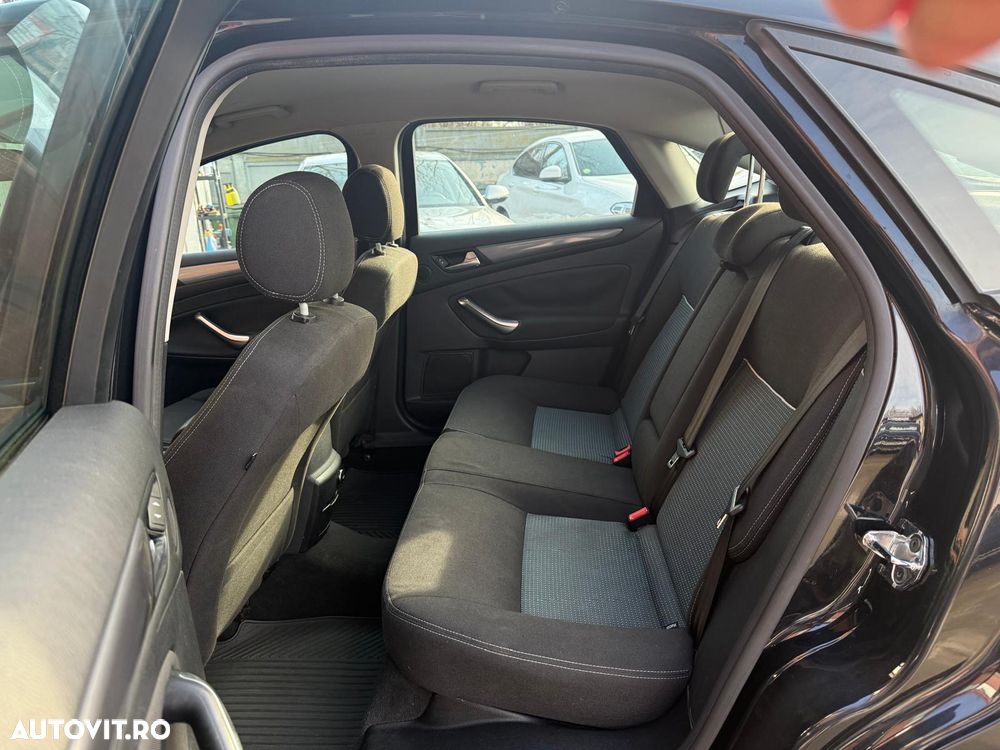 Ford Mondeo - 7