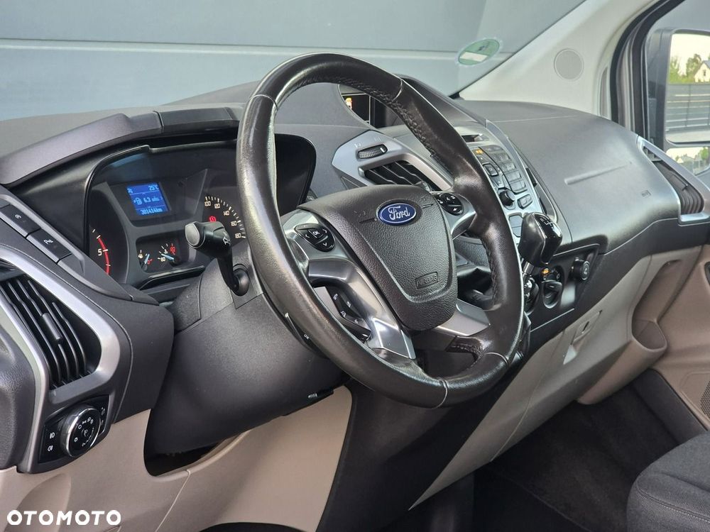 Ford Tourneo Custom - 14