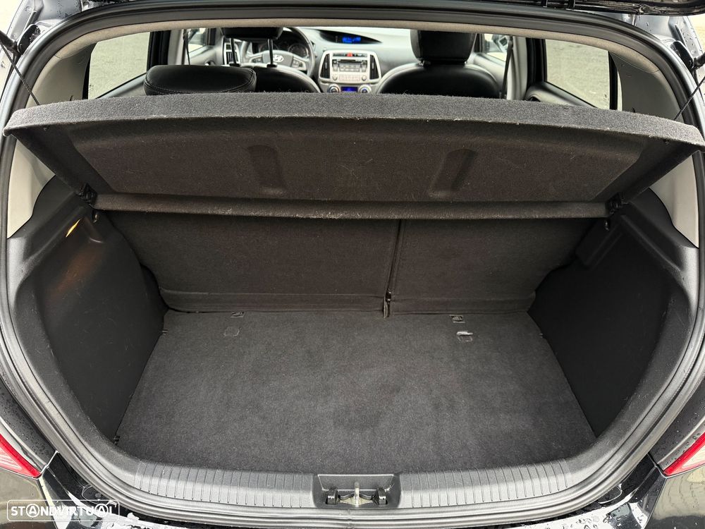 Hyundai i20 1.2 Intro Edition - 18