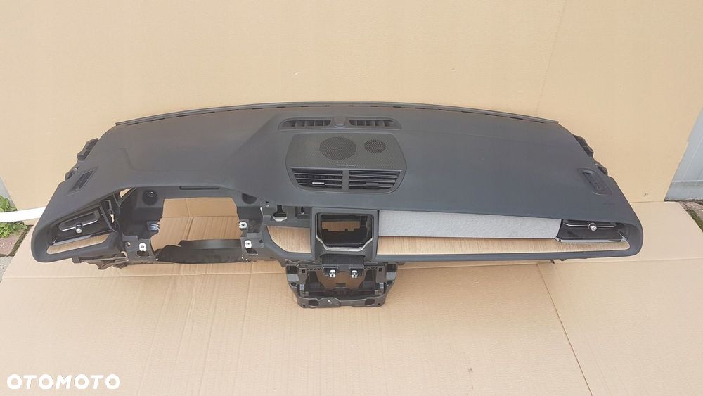 KONSOLA DESKA ROZDZIELCZA POLESTAR 2 ORYGINAŁ