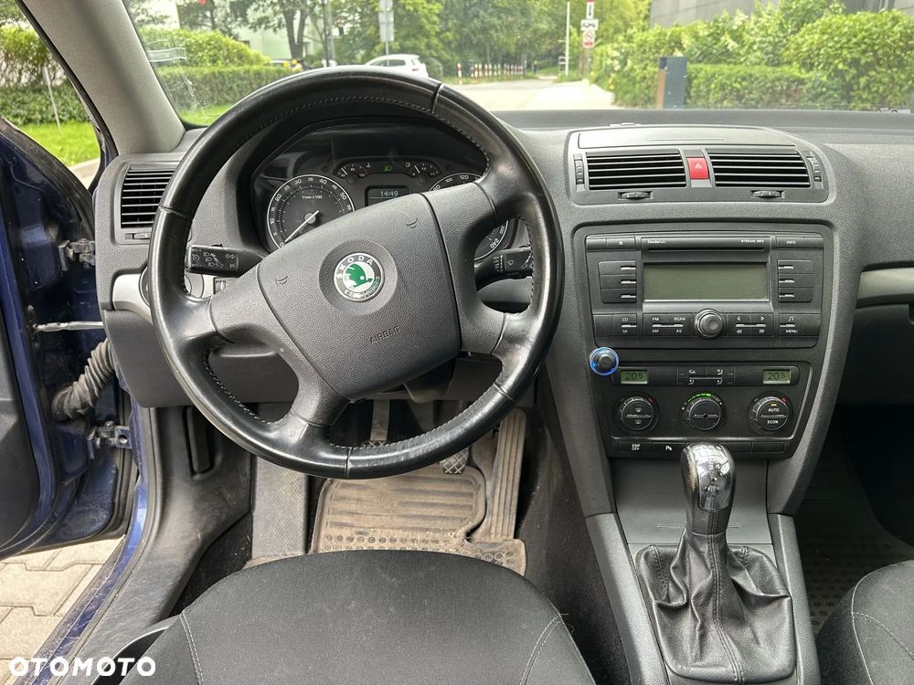 Skoda Octavia 1.6 FSI Elegance - 11