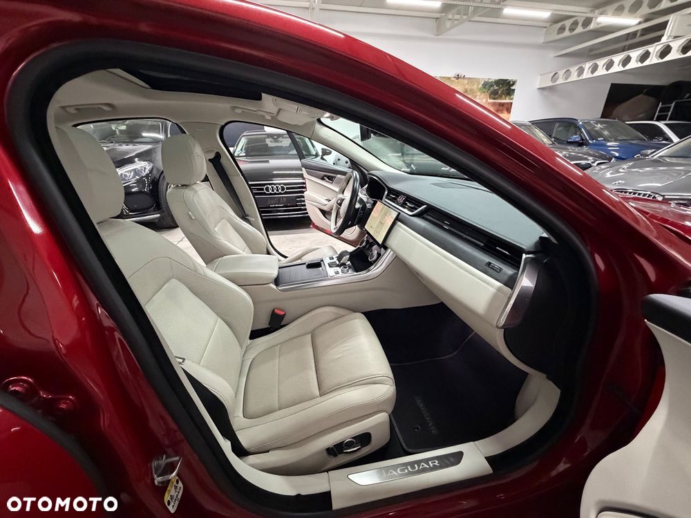Jaguar XF 2.0 D200 mHEV AWD R-Dynamic SE - 23
