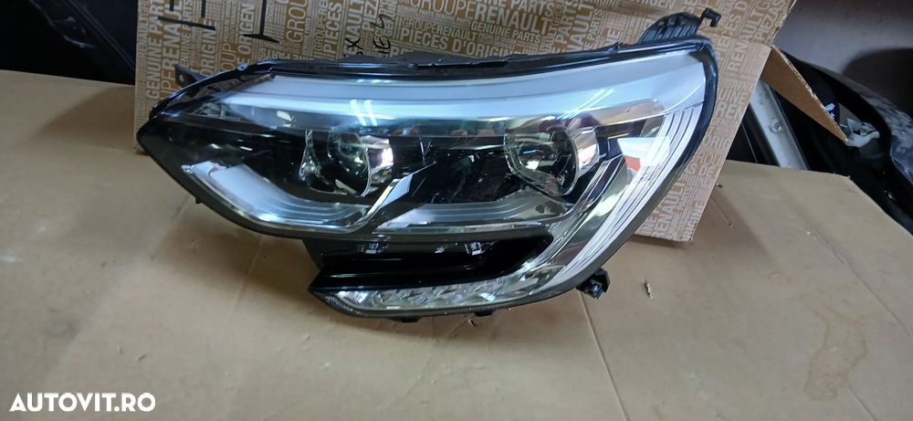 Far stanga Renault Megane 4 2017 - 4