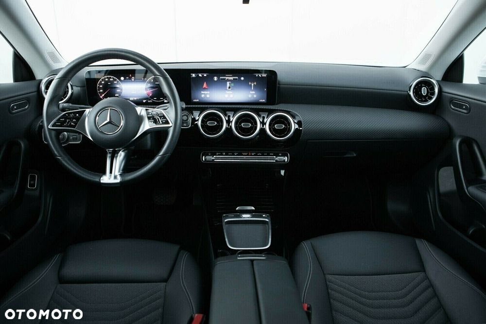 Mercedes-Benz CLA 200 mHEV 7G-DCT - 24