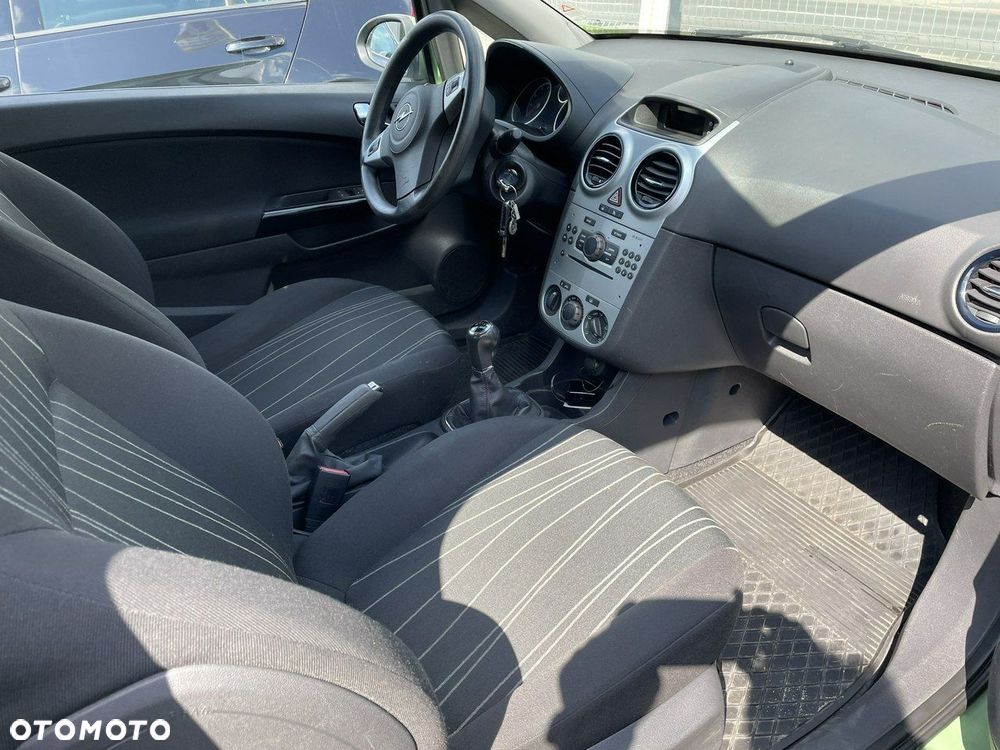 Opel Corsa - 18