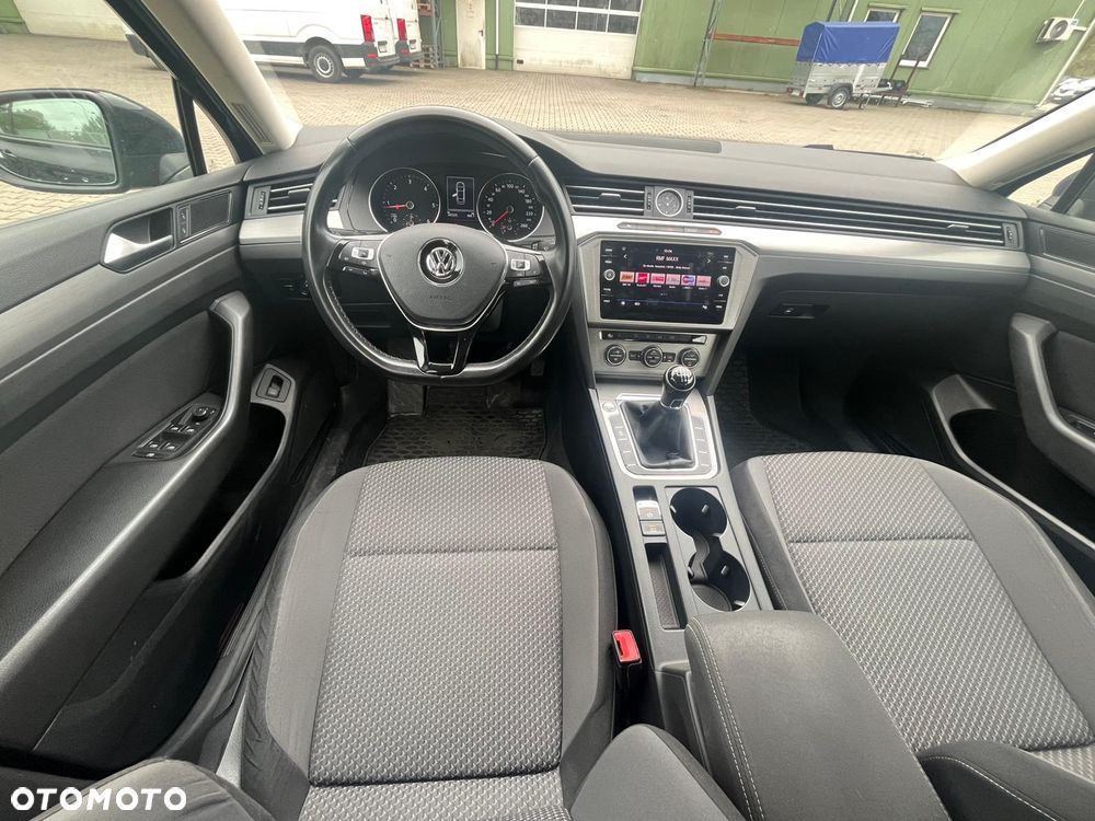 Volkswagen Passat 2.0 TDI SCR Trendline - 6