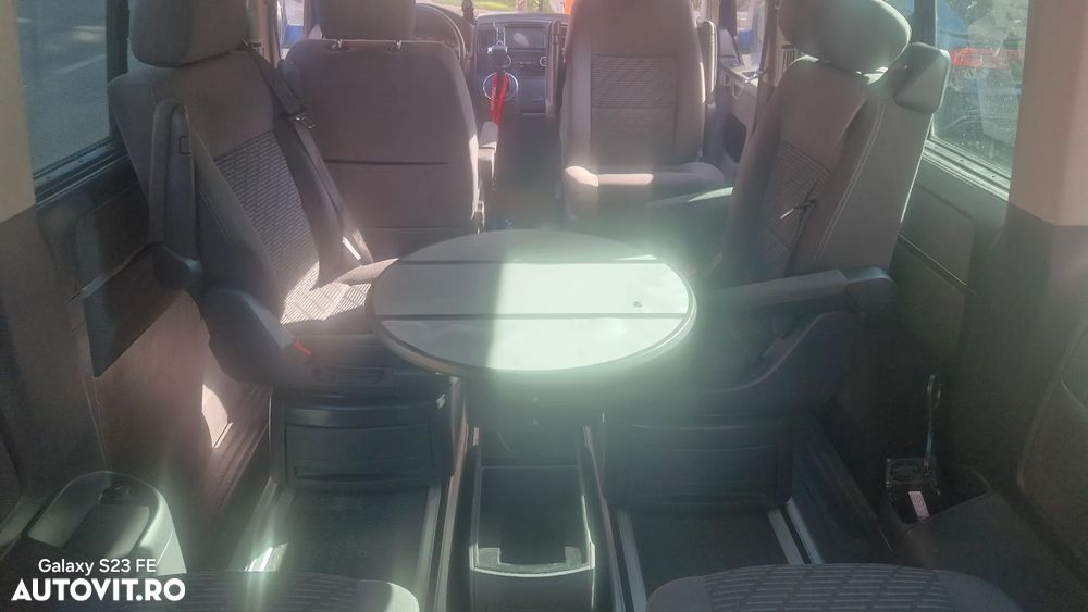 Volkswagen Multivan - 10