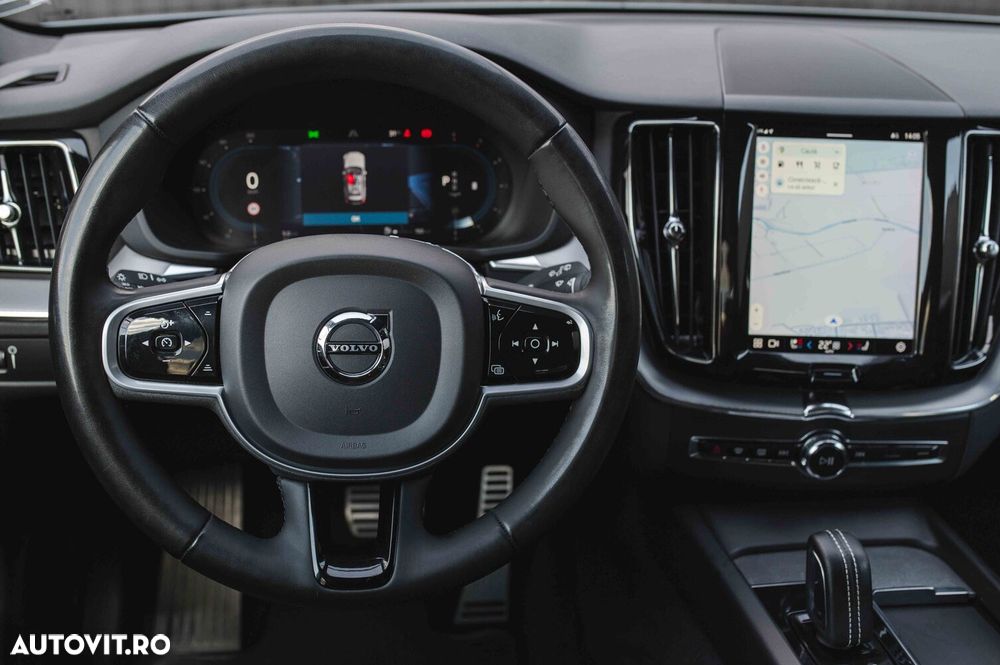 Volvo XC 60 B4 MHEV AT8 AWD R-Design - 36