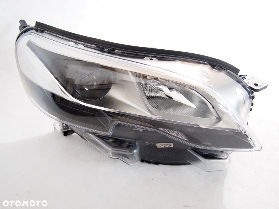Peugeot Expert Traveller 16r Reflektor prawy lampa prawa xenon 2016 - 1