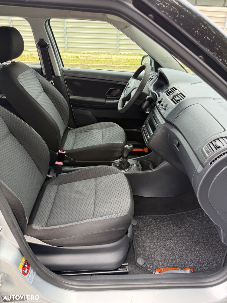 SKODA Fabia 2012 — imagine 5
