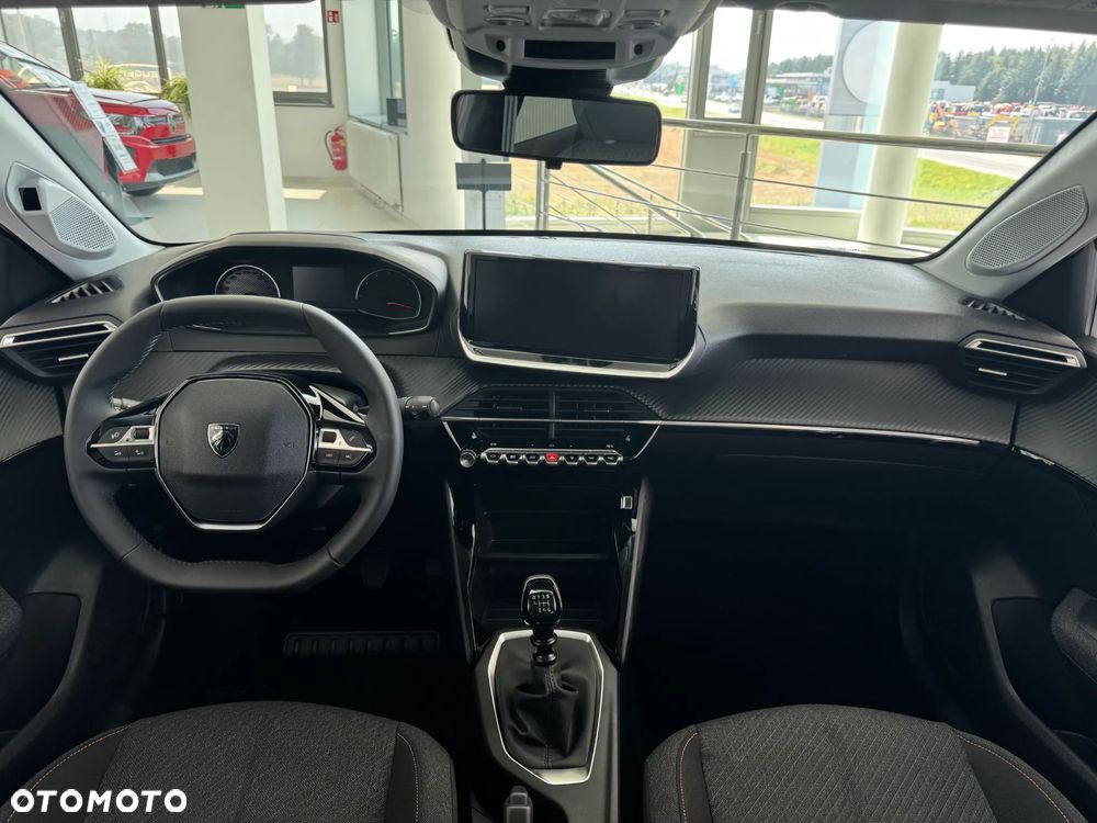 Peugeot 208 - 10