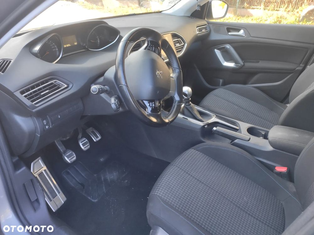 Peugeot 308 - 15