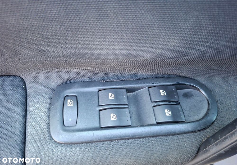 Renault Grand Scenic - 19