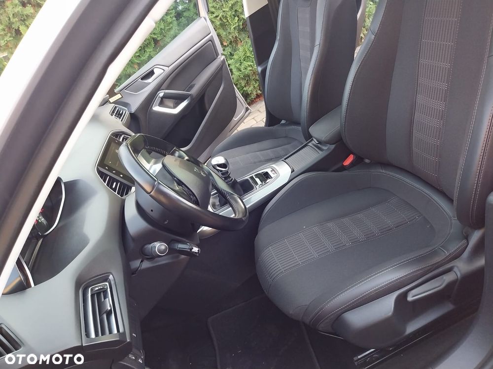 Peugeot 308 - 24