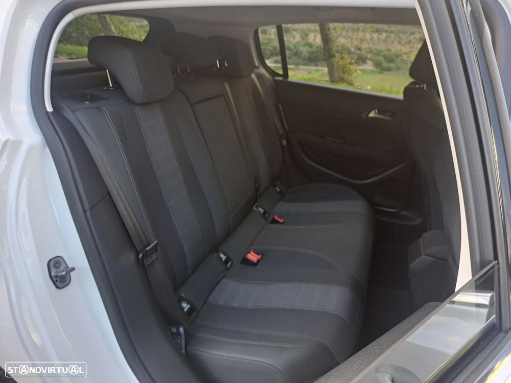 Peugeot 308 1.5 BlueHDi Allure - 29