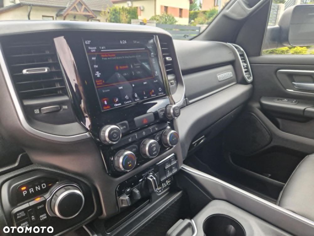 RAM 1500 5.7 Crew Cab Laramie - 11