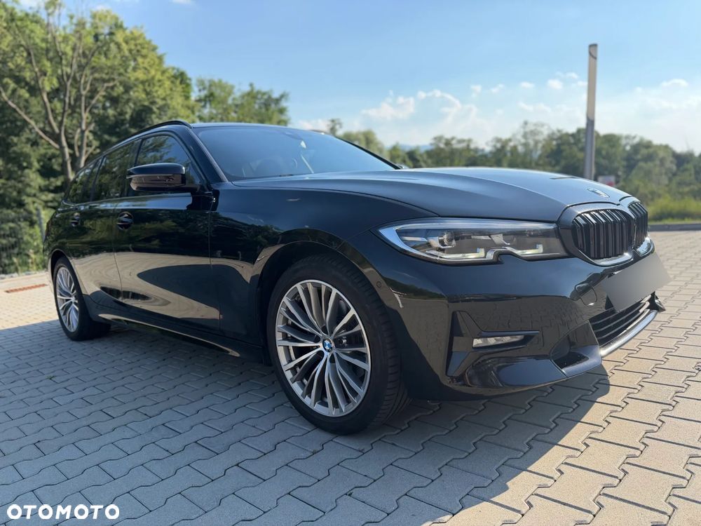 BMW Seria 3 320d xDrive mHEV - 13