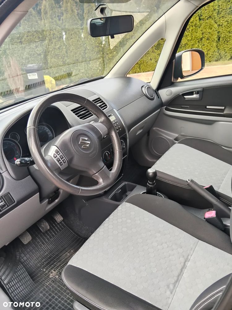 Suzuki SX4 - 21