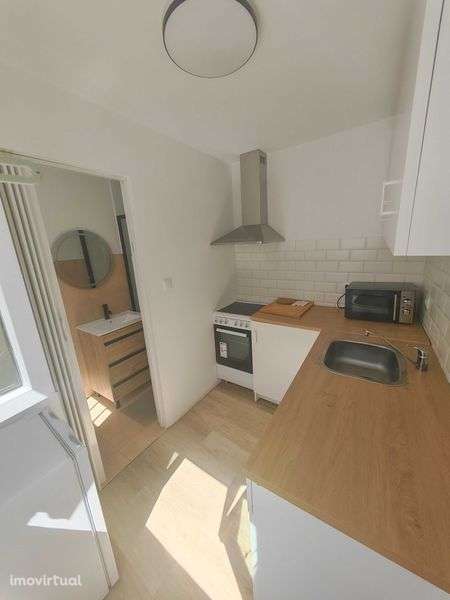 T1 com Terraço para Arrendar - Grande imagem: 2/9