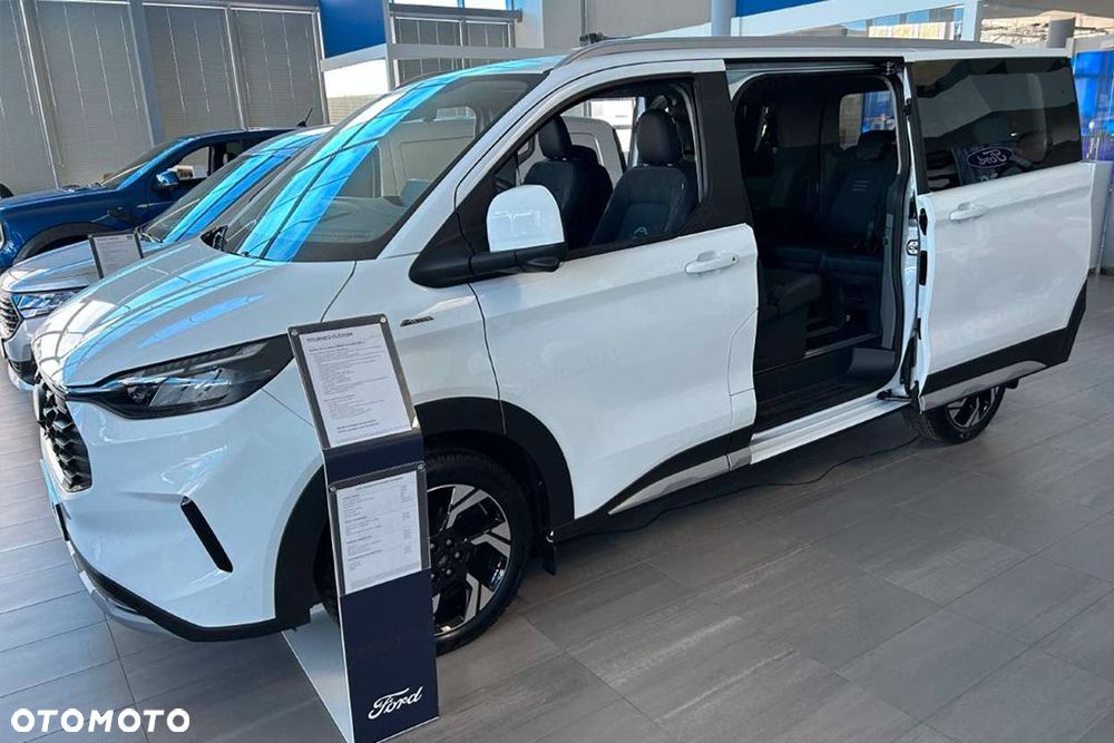 Ford Tourneo Custom - 3