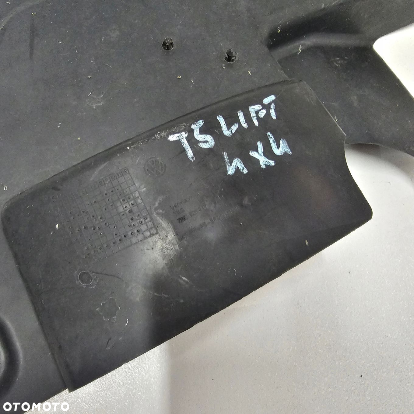 VW T5 LIFT osłona płyta podwozia podłogi lewy tył 7E0825217 - 2