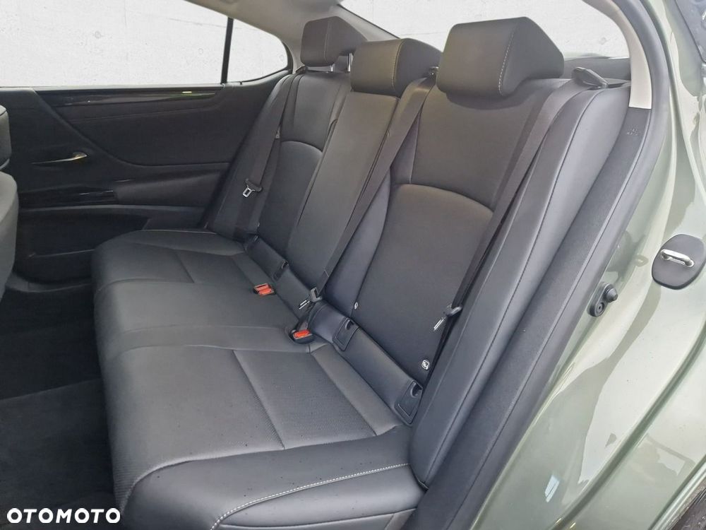 Lexus ES - 21