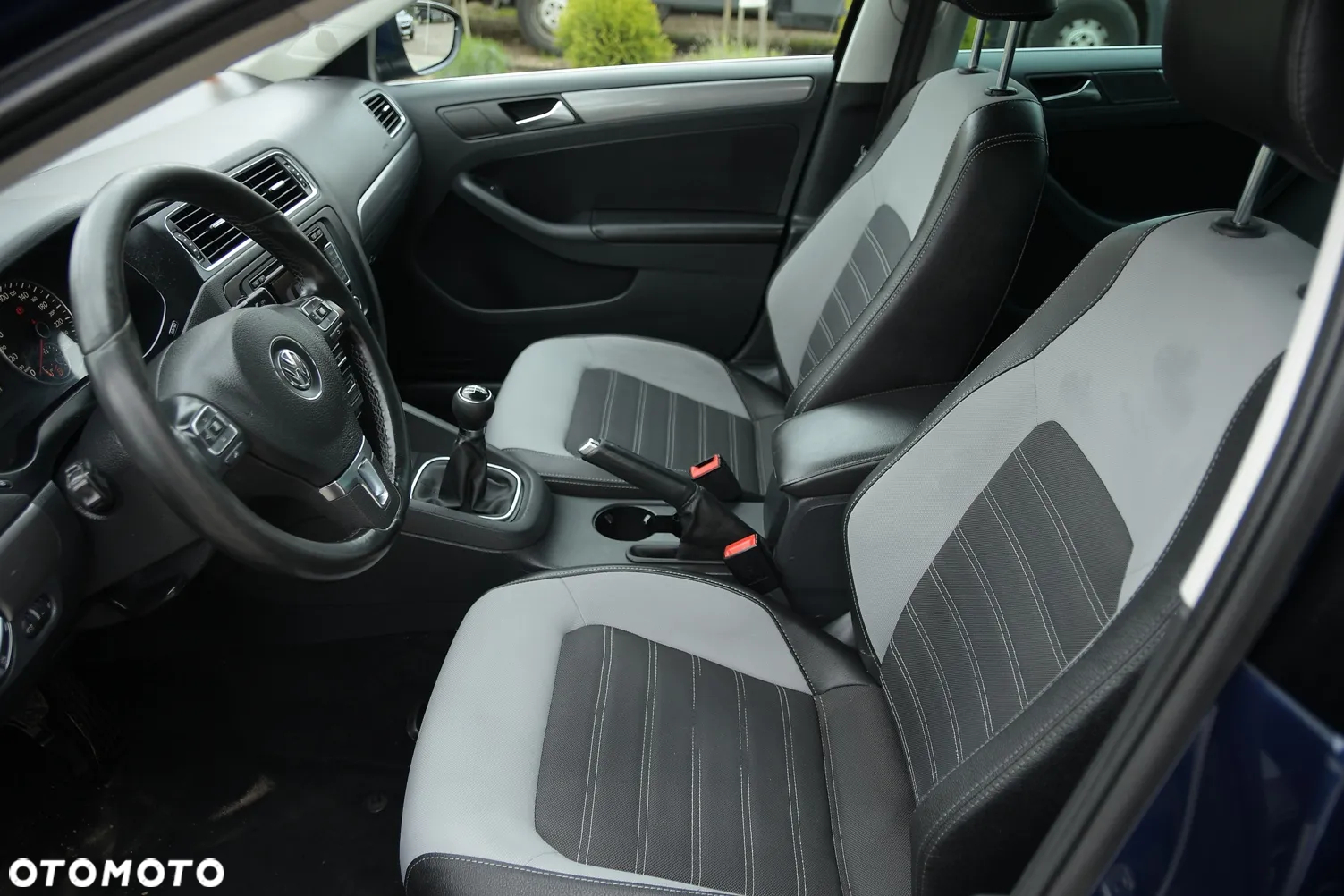 Volkswagen Jetta - 24
