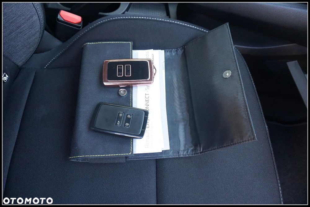 Renault Captur TCe 100 BUSINESS EDITION - 29