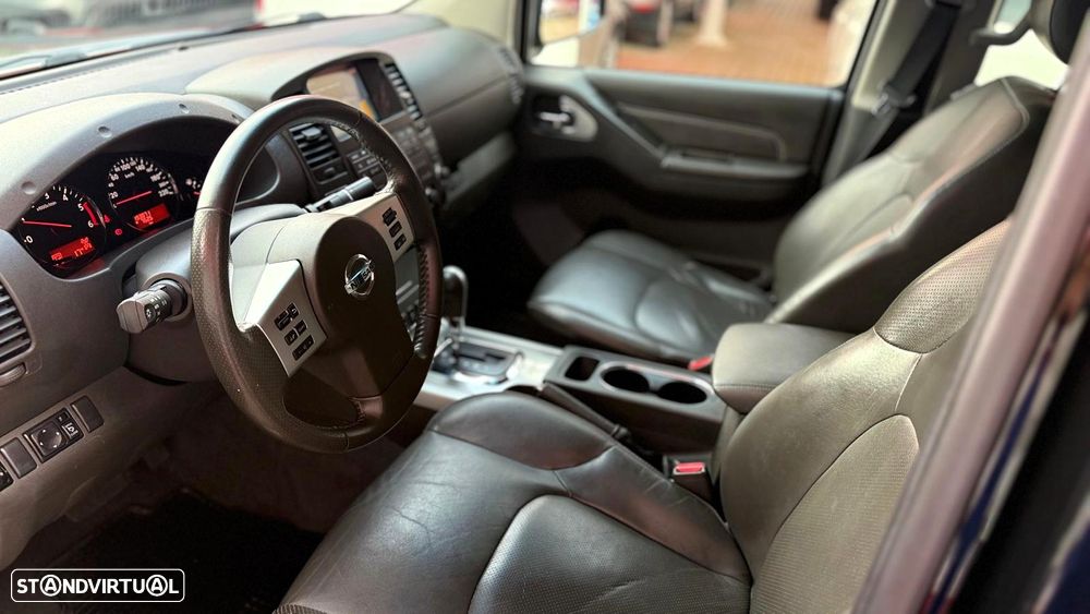 Nissan Navara 3.0 dCi V6 CD LE AT 4WD - 4